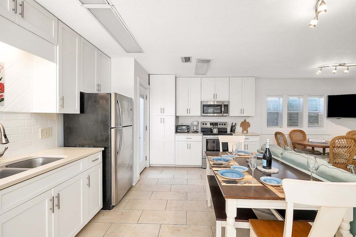 雪櫃、微波爐、焗爐、爐具