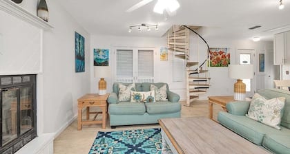 Erityiset esittelyhinnat! Spectacular Village Retreat! 2 mh parvekkeella!