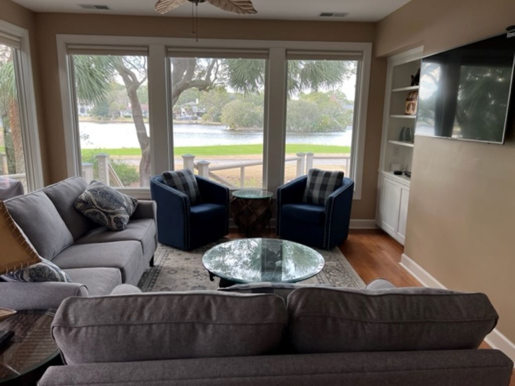 SPECTACULAR VIEWS OF LAGOON AND GOLF COURSE,BEAUTIFUL SUNSETS. NEW POOL <br><br>