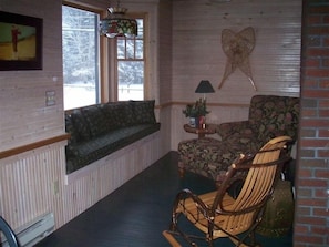 Smart TV, fireplace, DVD player, books