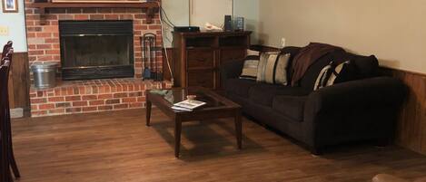 Téléviseur, foyer, lecteur de DVD