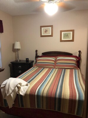 3 soverom, strykejern/-brett, wi-fi og sengetøy