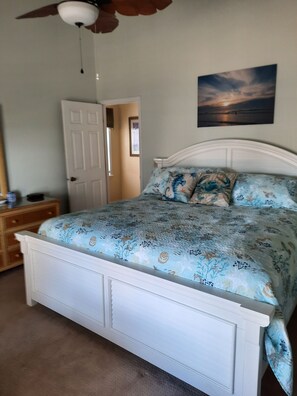 3 bedrooms, desk, iron/ironing board, free WiFi