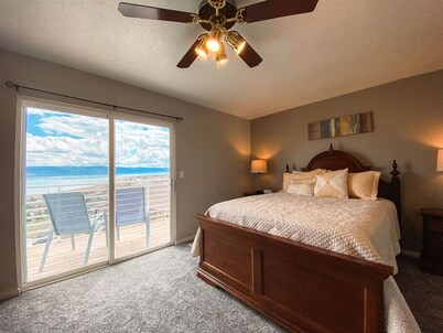 Two-Bedroom Lake View Condo 918 # 4, beautiful views