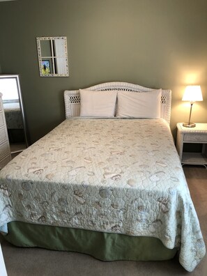 2 bedrooms, desk, free WiFi, bed sheets