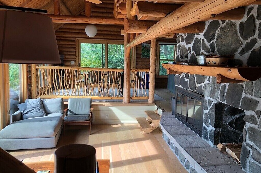 Waterfront Log Cabin on Lake Saganaga with Motor Exempt Permit Available.