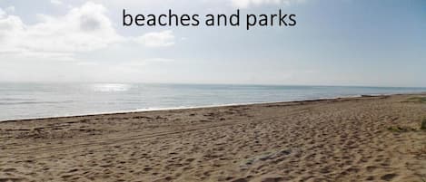 Beach nearby, sun loungers, beach towels