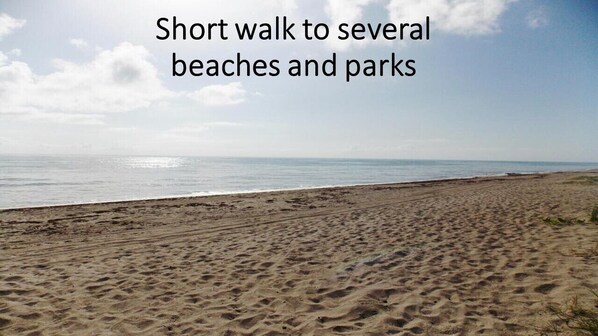 Beach nearby, sun loungers, beach towels