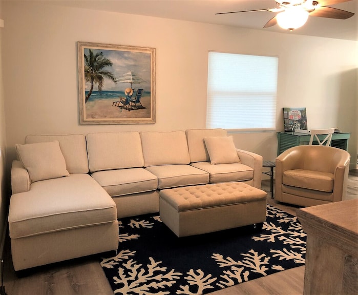 Recientemente Renovado, Admite Mascotas, Y Pasos De La Playa. Echa Un Vistazo A Las Grandes Tarifas De Verano! - Fort Pierce, FL