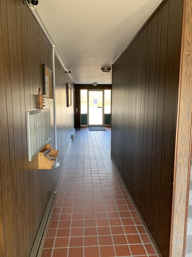 Walk to the Cruise ship park in our private lot Downtown location