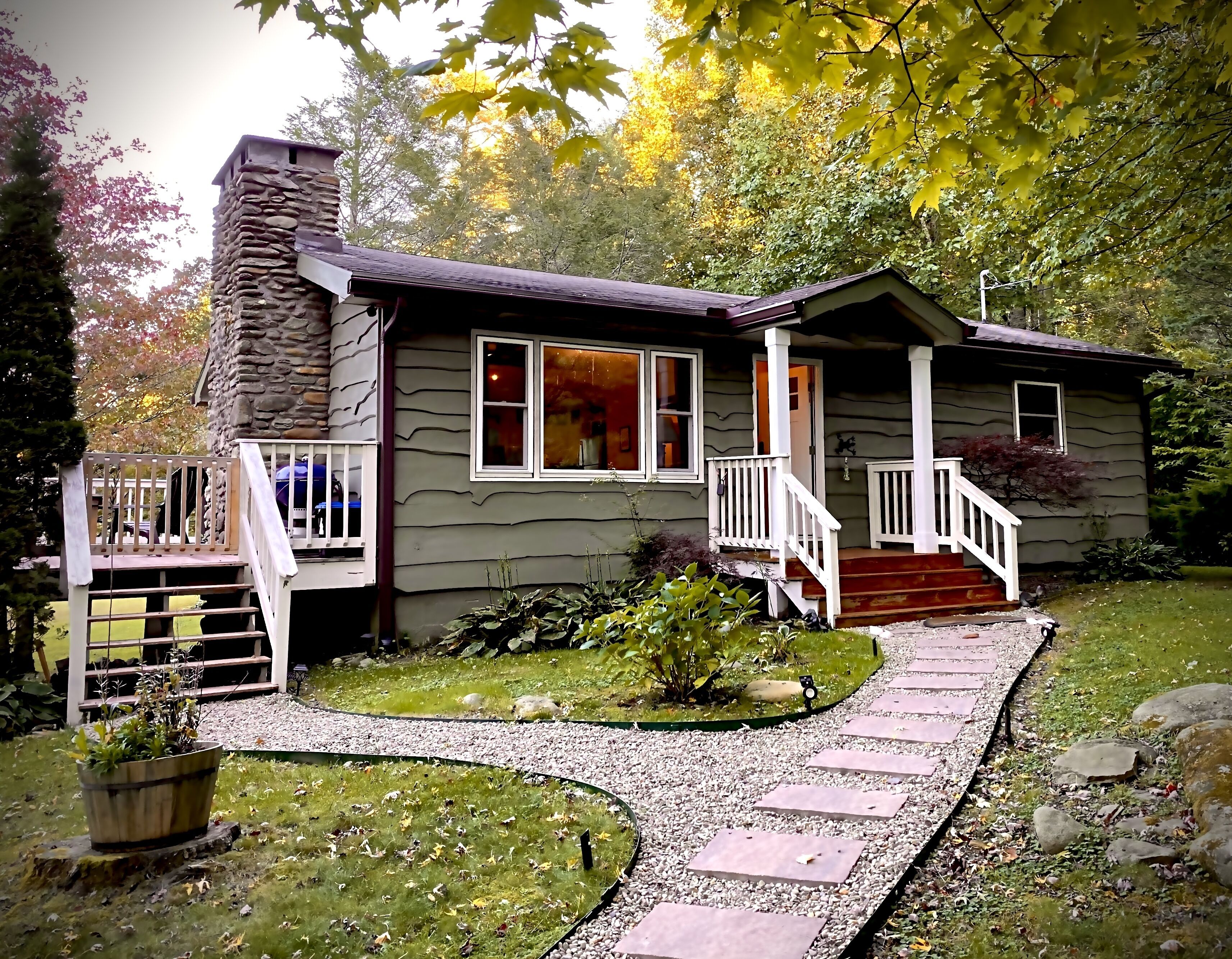 Pet-Friendly Haven: Serene Escape, 5 Miles Away from Downtown Blowing Rock!