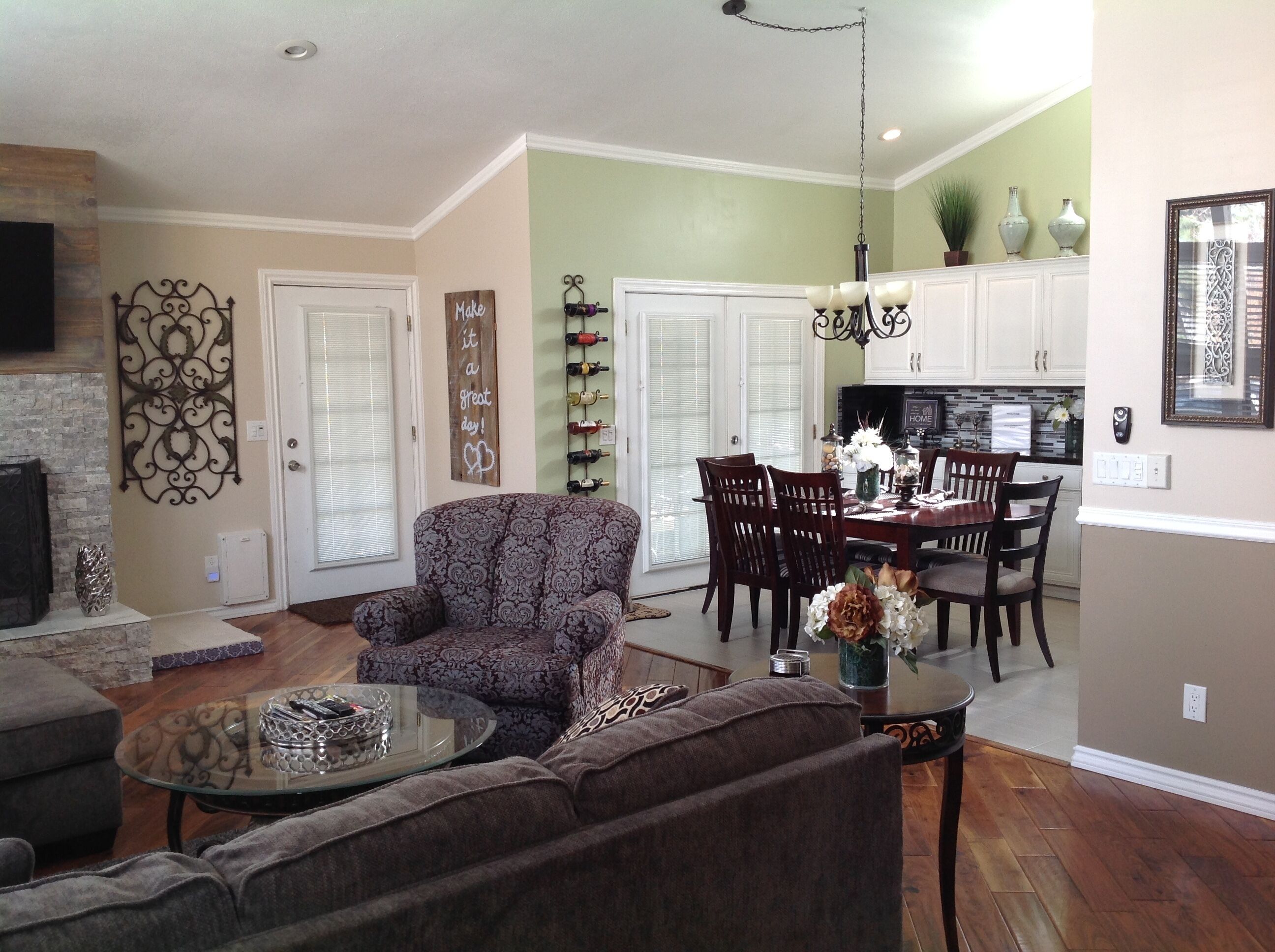 Amazing 5 Star Home, Amenities Galore, AC, no pet fee, 7 miles to NAU