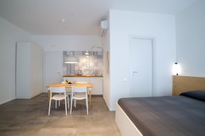 Desk, free cribs/infant beds, free WiFi, bed sheets - Salsedine Sea View (Salerno)
