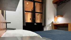 Firemannsrom – basic, 2 queensize-senger, ikke-røyk, delt bad