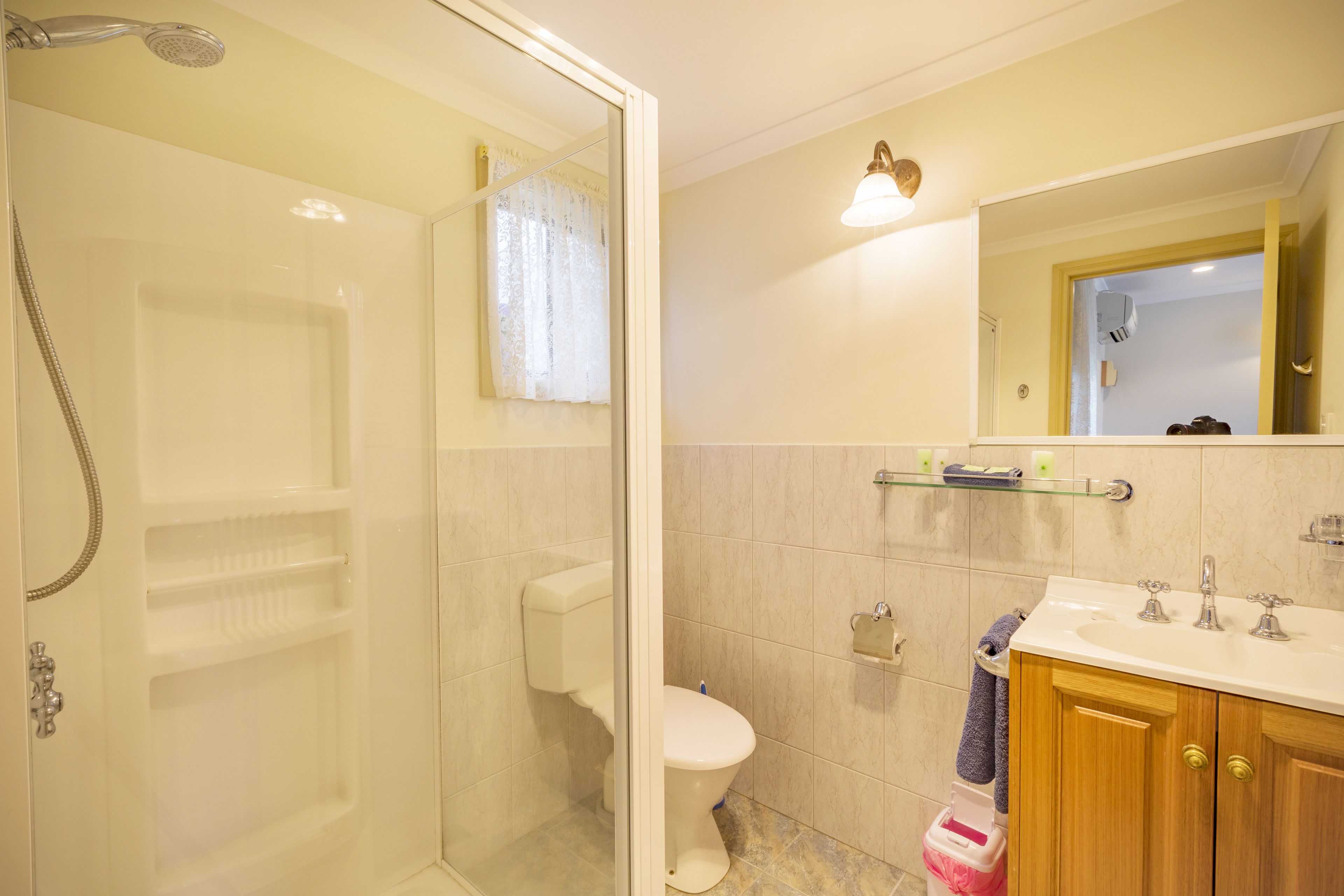 Shower, free toiletries, hair dryer, towels