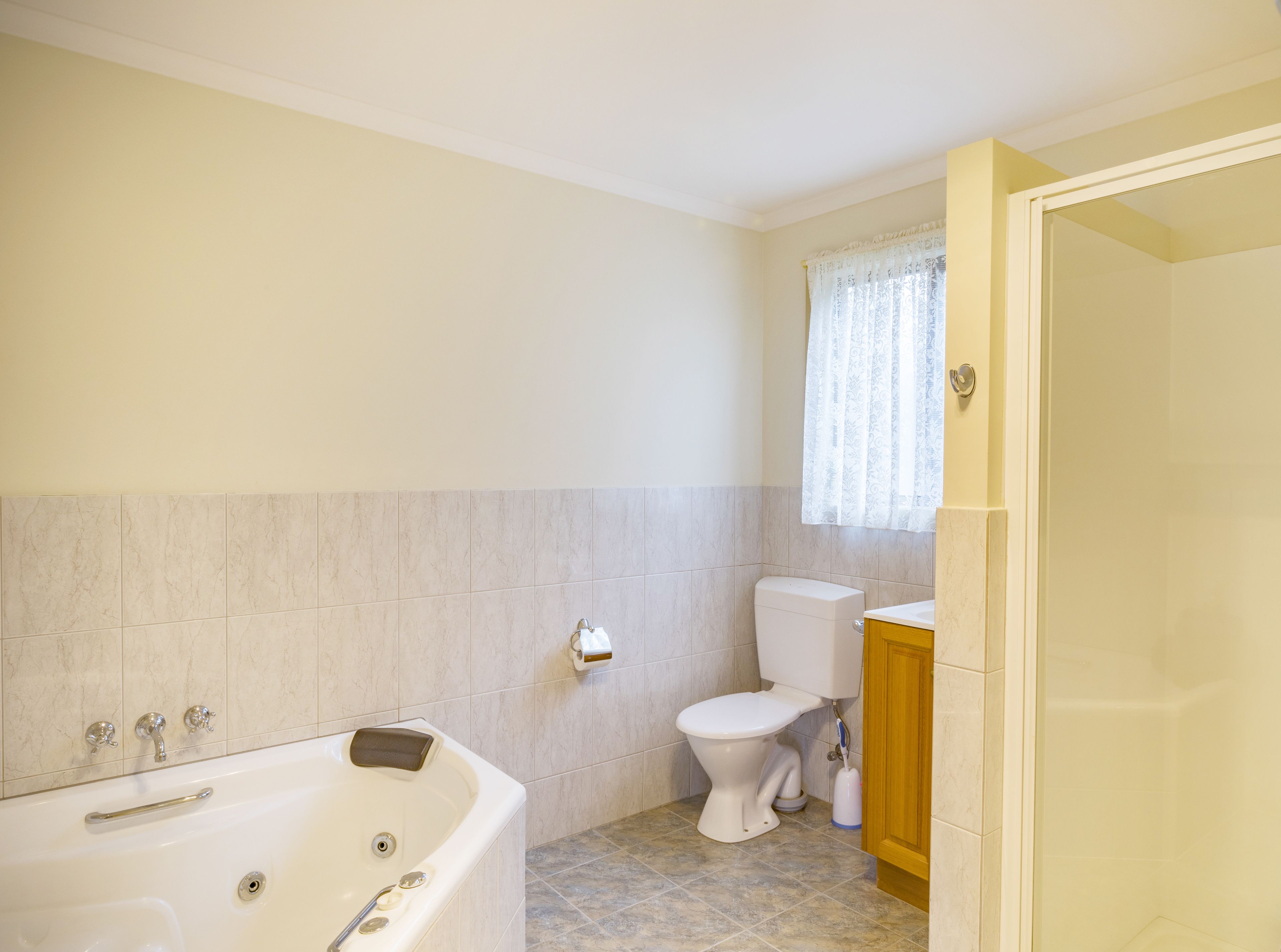 Queechy Motel — image 8