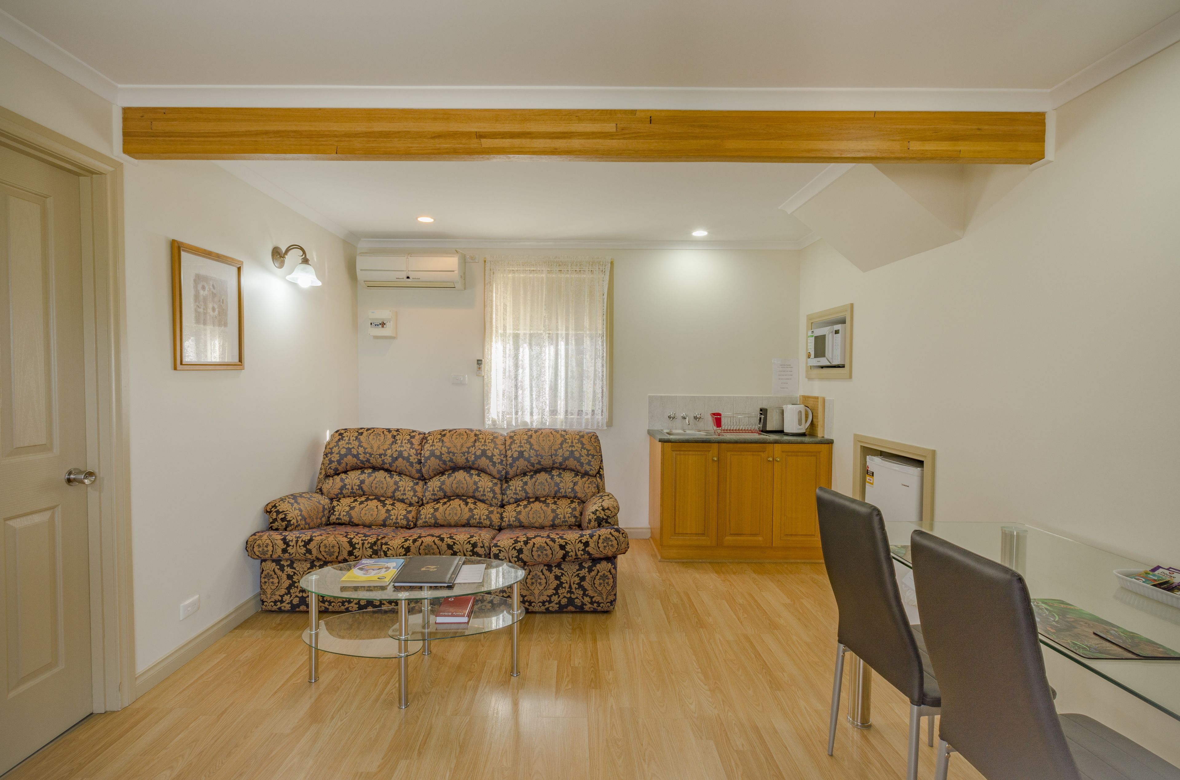 Room 23 double room with SPA and stairs | Living area | Smart TV, Netflix