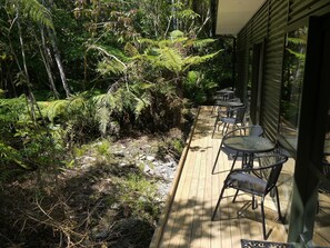 Casa familiar, 3 habitaciones, con acceso para personas discapacitadas, vista al jardín | Terraza o patio