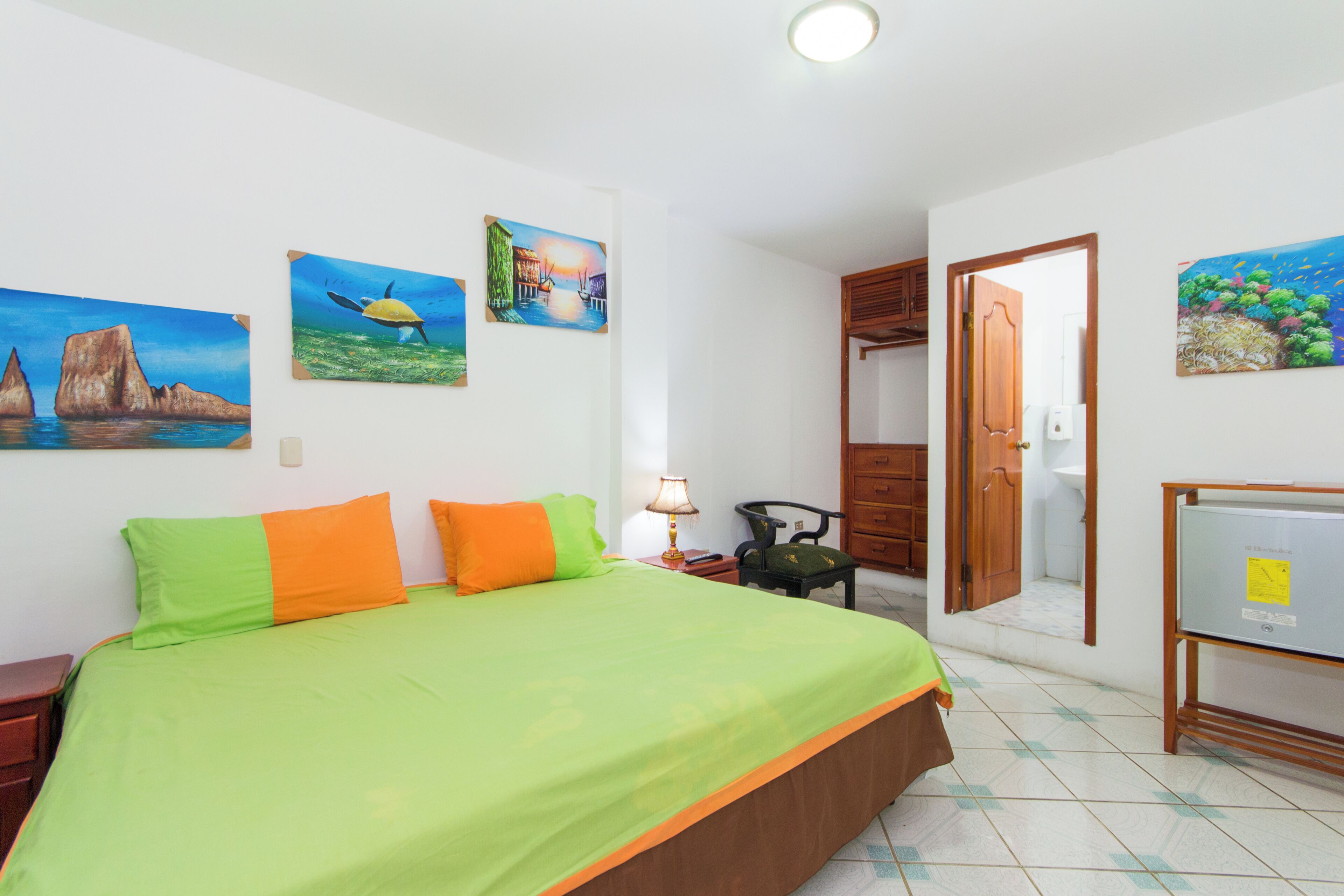 Standard Room, 1 King Bed, City View