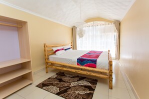 Suite | 5 bedrooms, desk, iron/ironing board, bed sheets - Kereth B&B Living Space (Kigali)