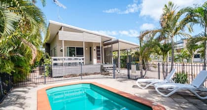 Dolphin Escape Holiday House