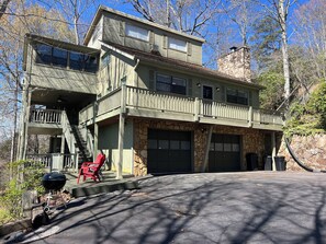 Exterior - 5-Star home OPEN for business in beautiful Franklin NC
 (Franklin)