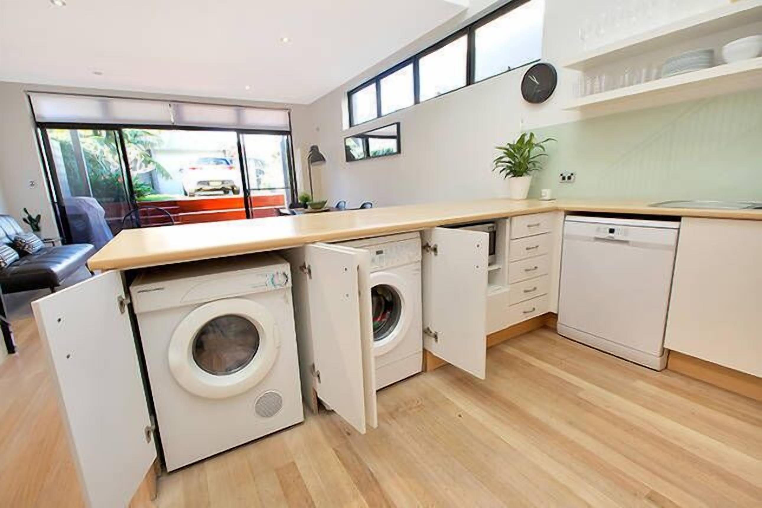 Clovelly/Bronte Shoreside - 4 bedroom house — image 22