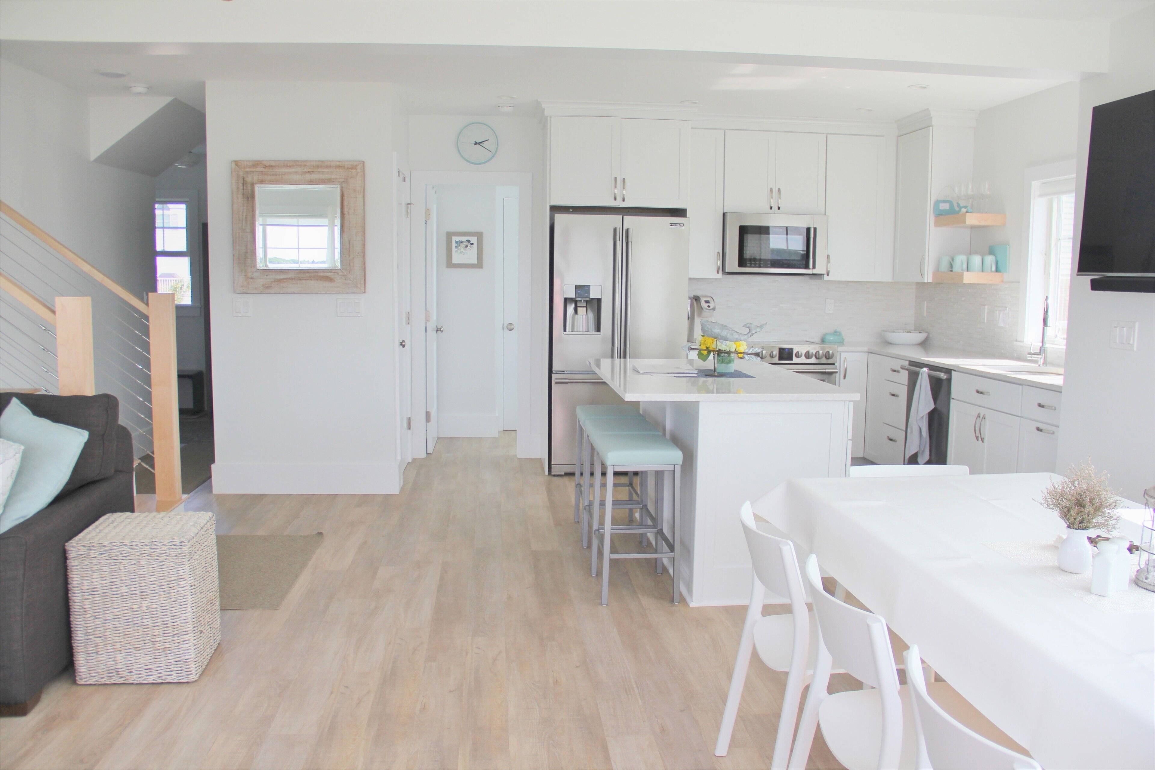 Waterfront (Sunset-front) 4BR/3BA Family Getaway