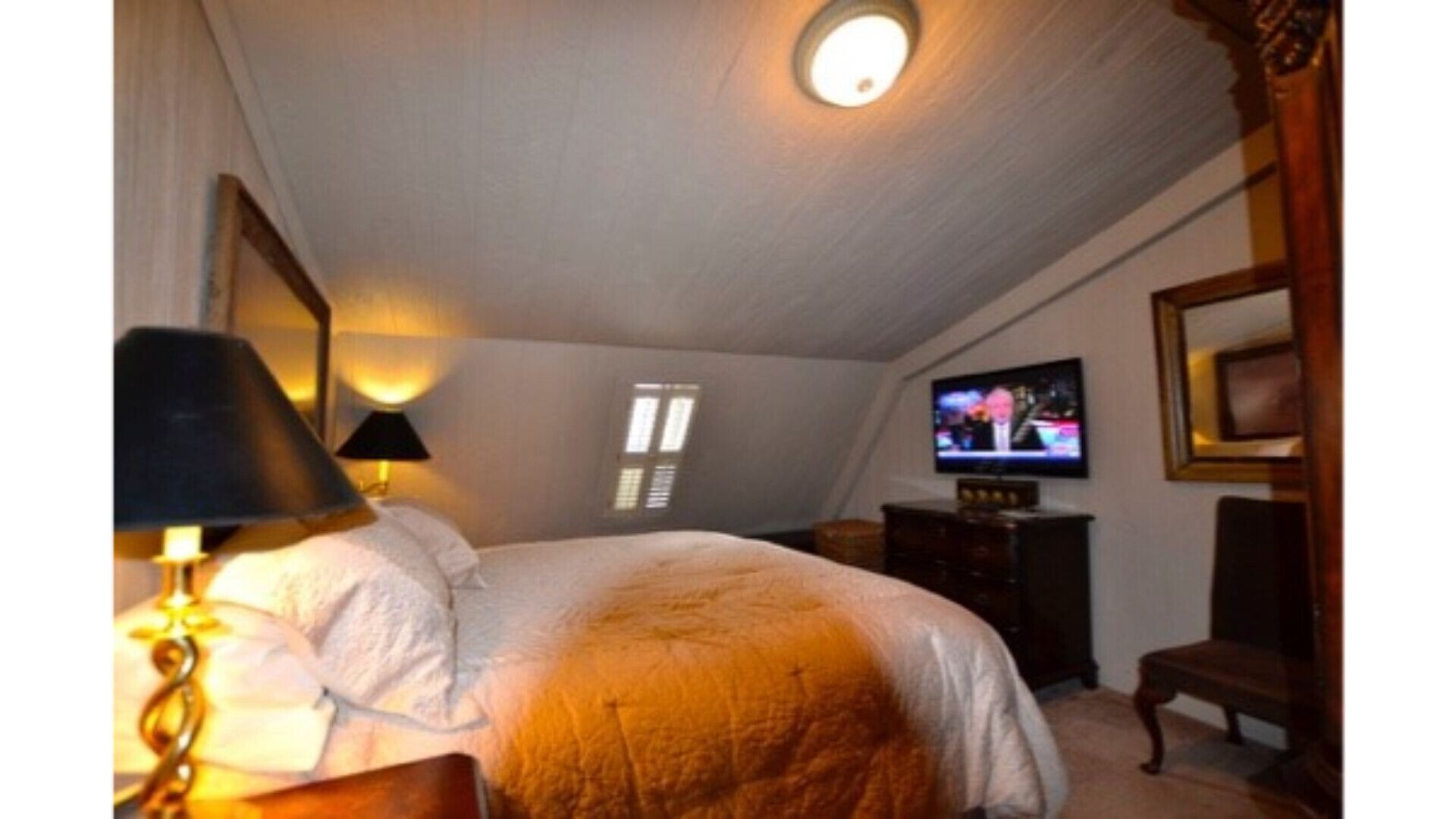 Charming country Loft suite near VIR and Hyco Lake