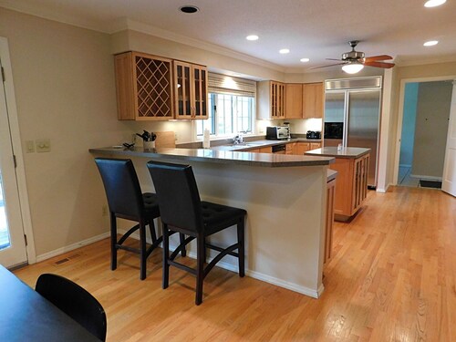 6 BR, Aktualisiert, Kino in Creve Coeur (Langzeit OK)