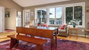 Living area - Sunset Cottage - Waterfront Beach House on Shelter Bay with Private Dock (Southold)