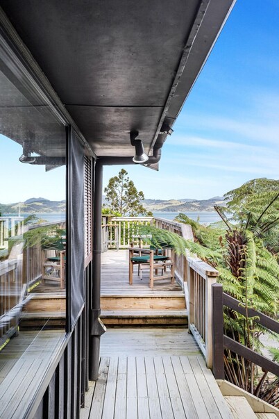 Coromandel Cottage - Romantic Rustic - Sea views