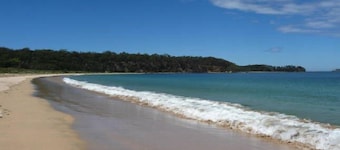 Maloneys Beach House - haustierfreundlich und direkt gegenüber vom Strand von Maloneys
