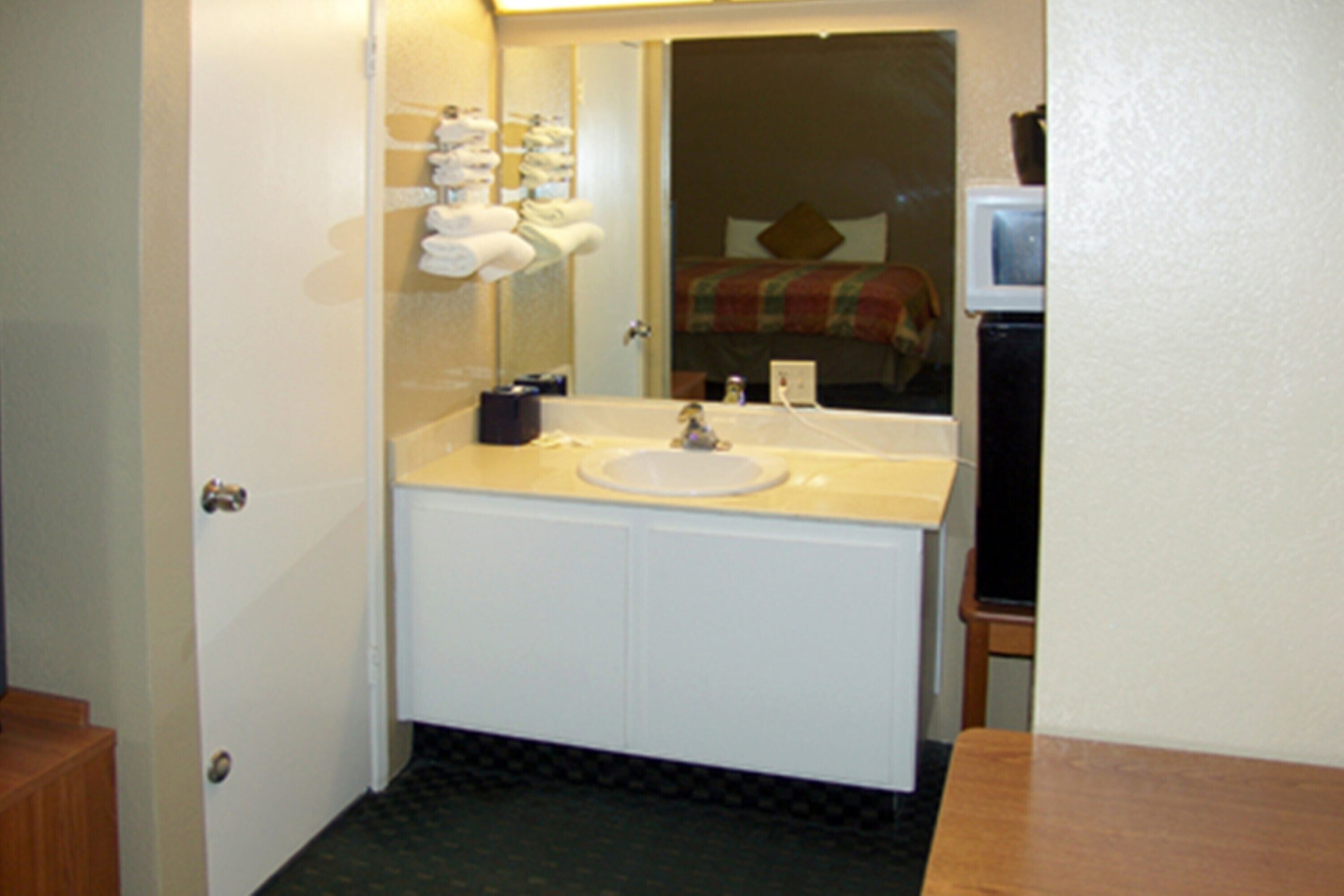 Welcome to the Holland inn suites  room with King Bed.