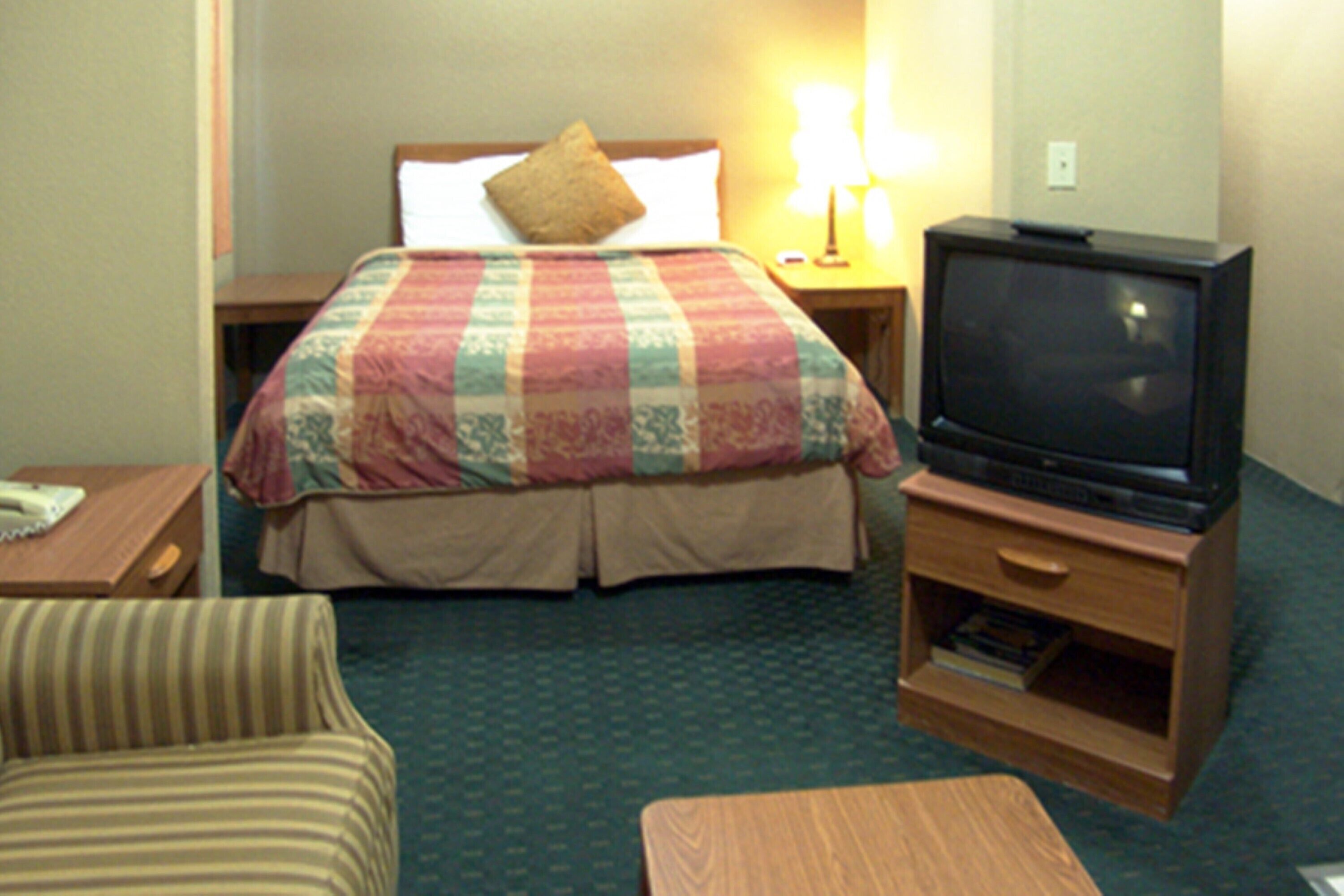 Welcome to the Holland inn suites  room with King Bed.