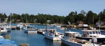 A Cozy Retreat on Southport Island