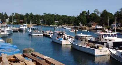 A Cozy Retreat on Southport Island