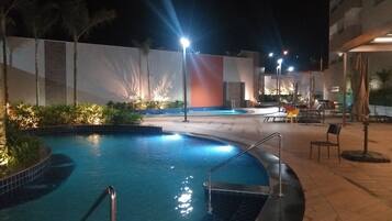 Piscina interna, piscina externa