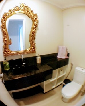 Shower, hair dryer, towels, soap - Spend your holidays at a club. (Nações)
