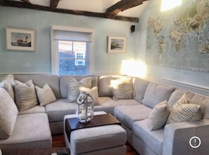 TV connectée, jeux vidéo, lecteur de DVD, livres