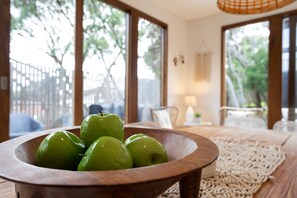 Interior - Ti Tree House - 800m to Rye ocean beach (Rye)