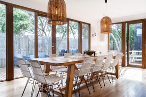 Dining - Ti Tree House - 800m to Rye ocean beach (Rye)