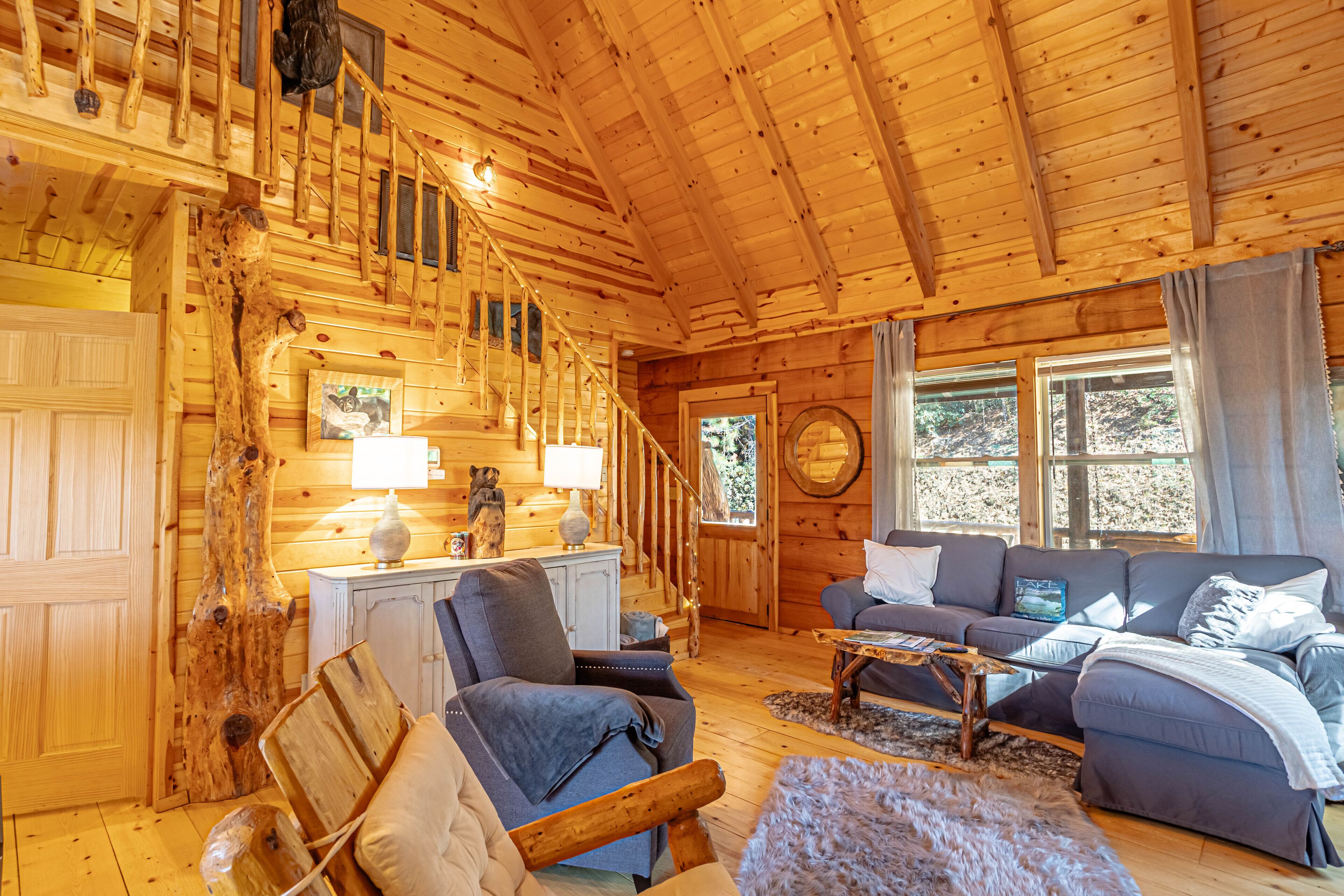 Een smart-tv, een open haard, videogames en een dvd-speler