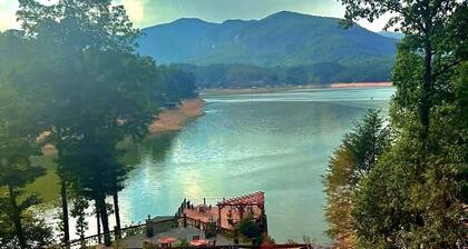 Huge river/MOUNTAIN views, private BEACH/LAKES/RIVER /pet/firepit/canoe/kayaks