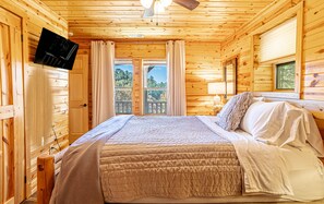 4 makuuhuonetta, silitysrauta/-lauta, Wi-Fi, vuodevaatteet