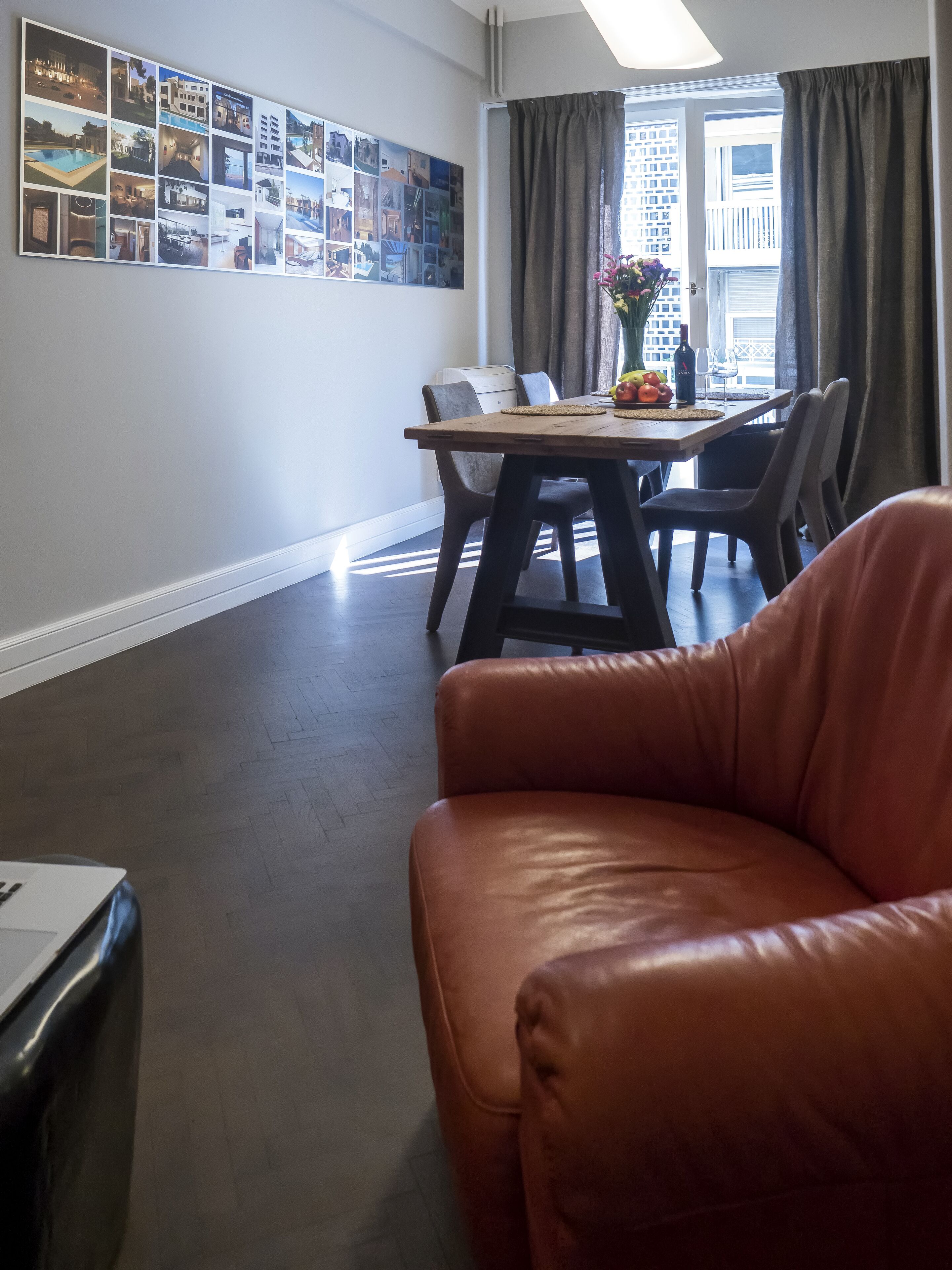 Business & Pleasure in Athens Downtown