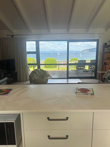 Stunning beach front bach