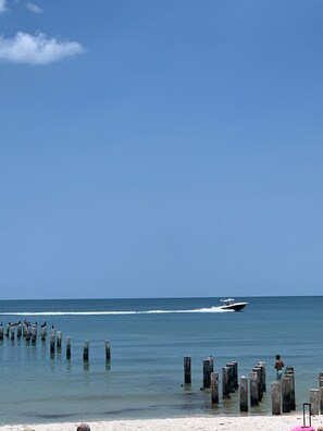Beach nearby, sun-loungers, beach towels