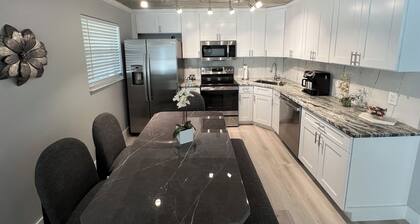 Belle unité au coeur d'Olde Naples!