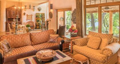 Luxury Lakefront Escape: Massage, Yoga, Winery, Kayaks, SUPs, Krause Springs!